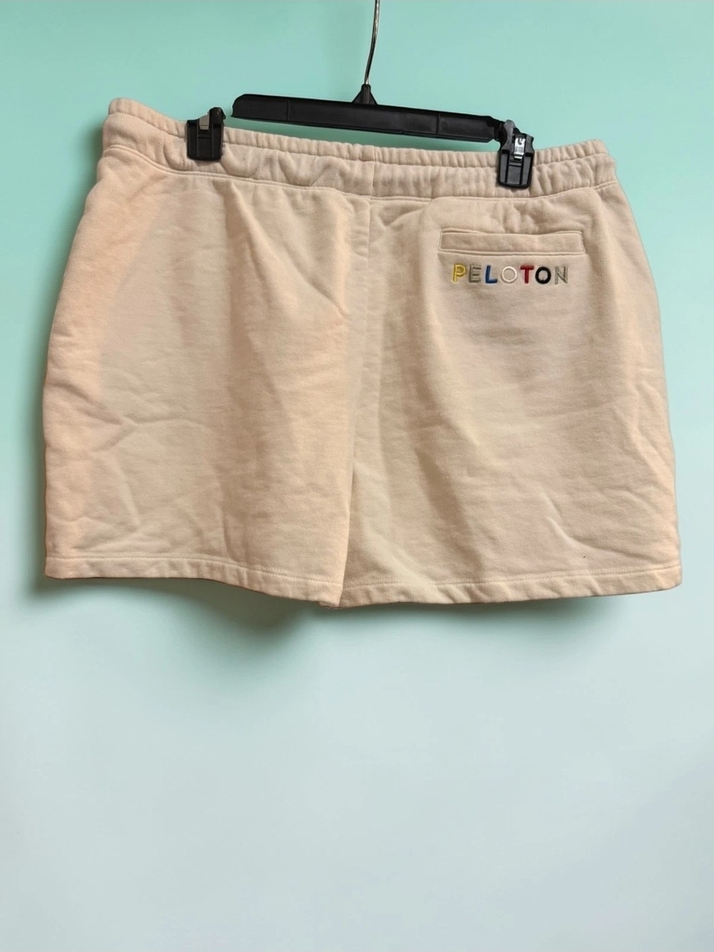 Peloton TWGF Relaxed Fit Fleece Sweat Shorts Cream Off-White Size XL Women's - Picture 2 of 3